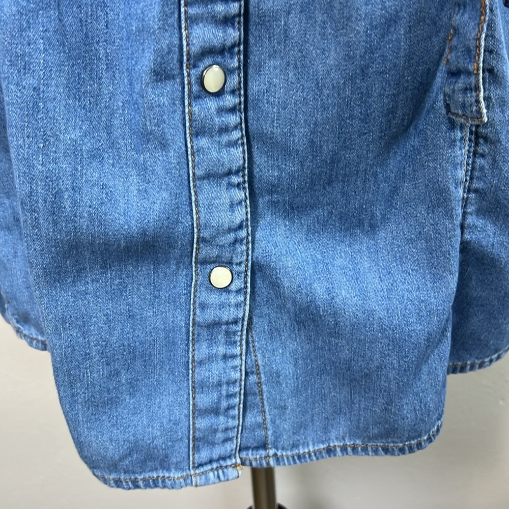 GAP Western Pearlsnap Shirt Dress M Belted‎ Chambray Lightweight Cotton Cowgirl - Picture 15 of 17